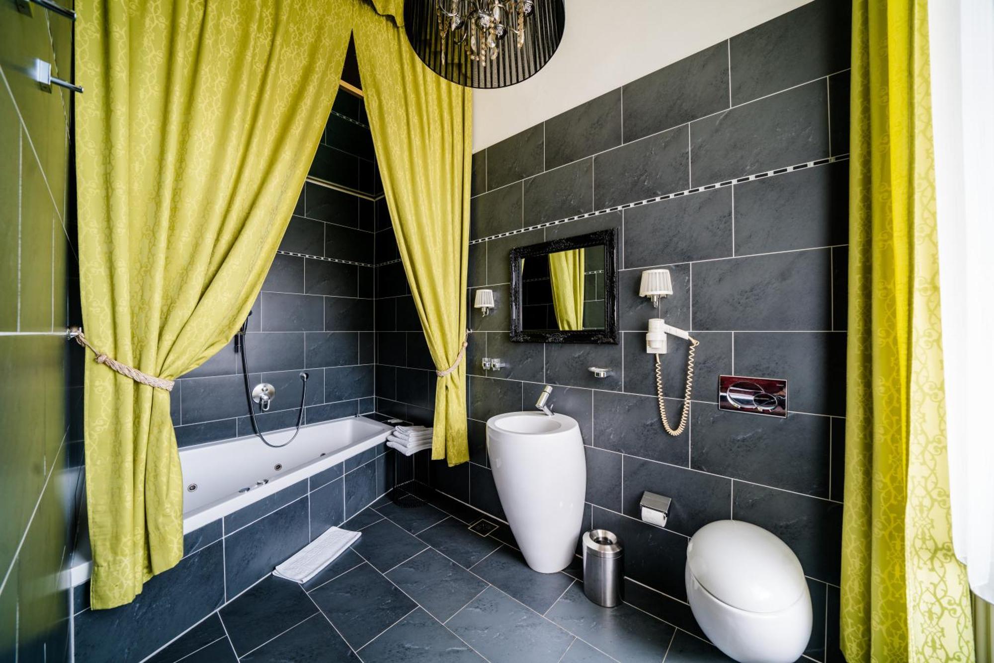 Hotel Goldene Spinne Виена Екстериор снимка